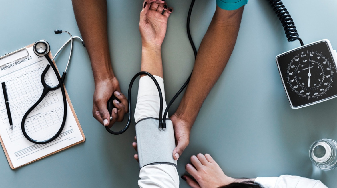 best fitness tracker with blood pressure monitor