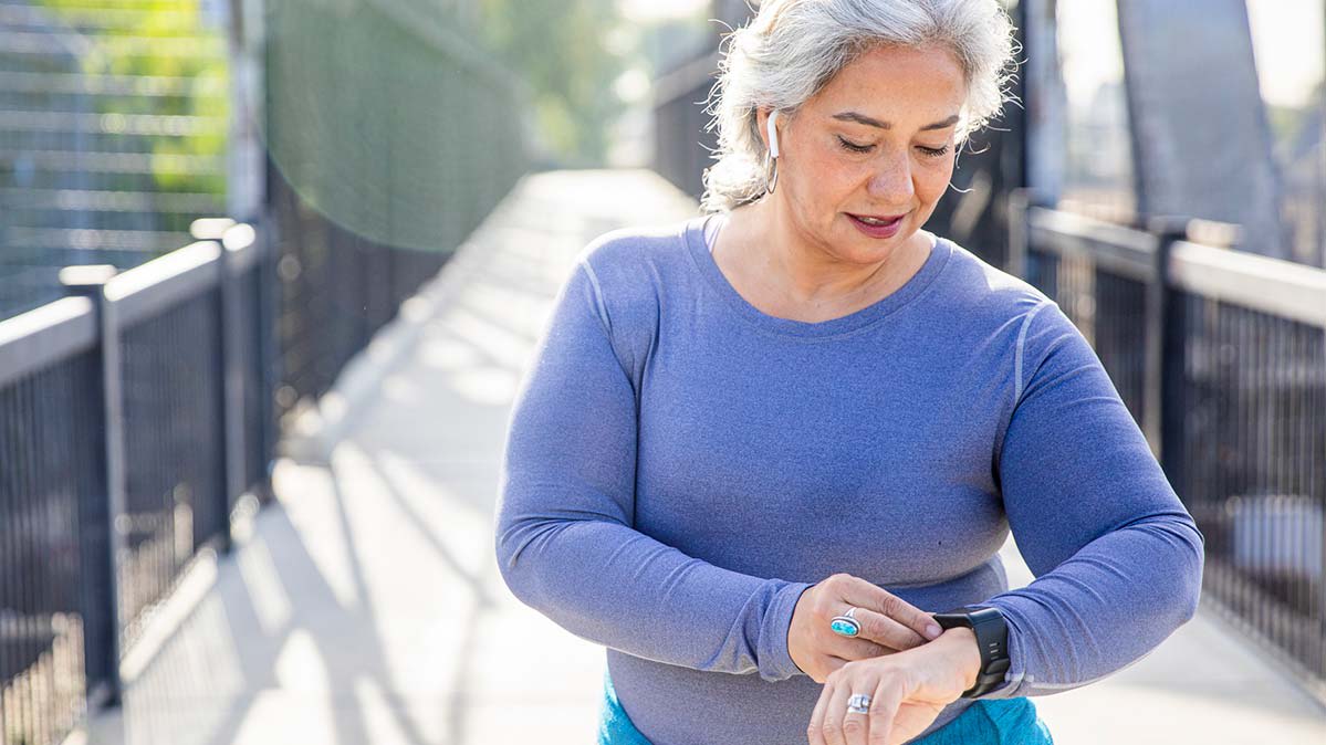 Fitness Tracker For Older Person Wearable Fitness Trackers