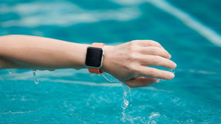 fitness tracker swimming laps