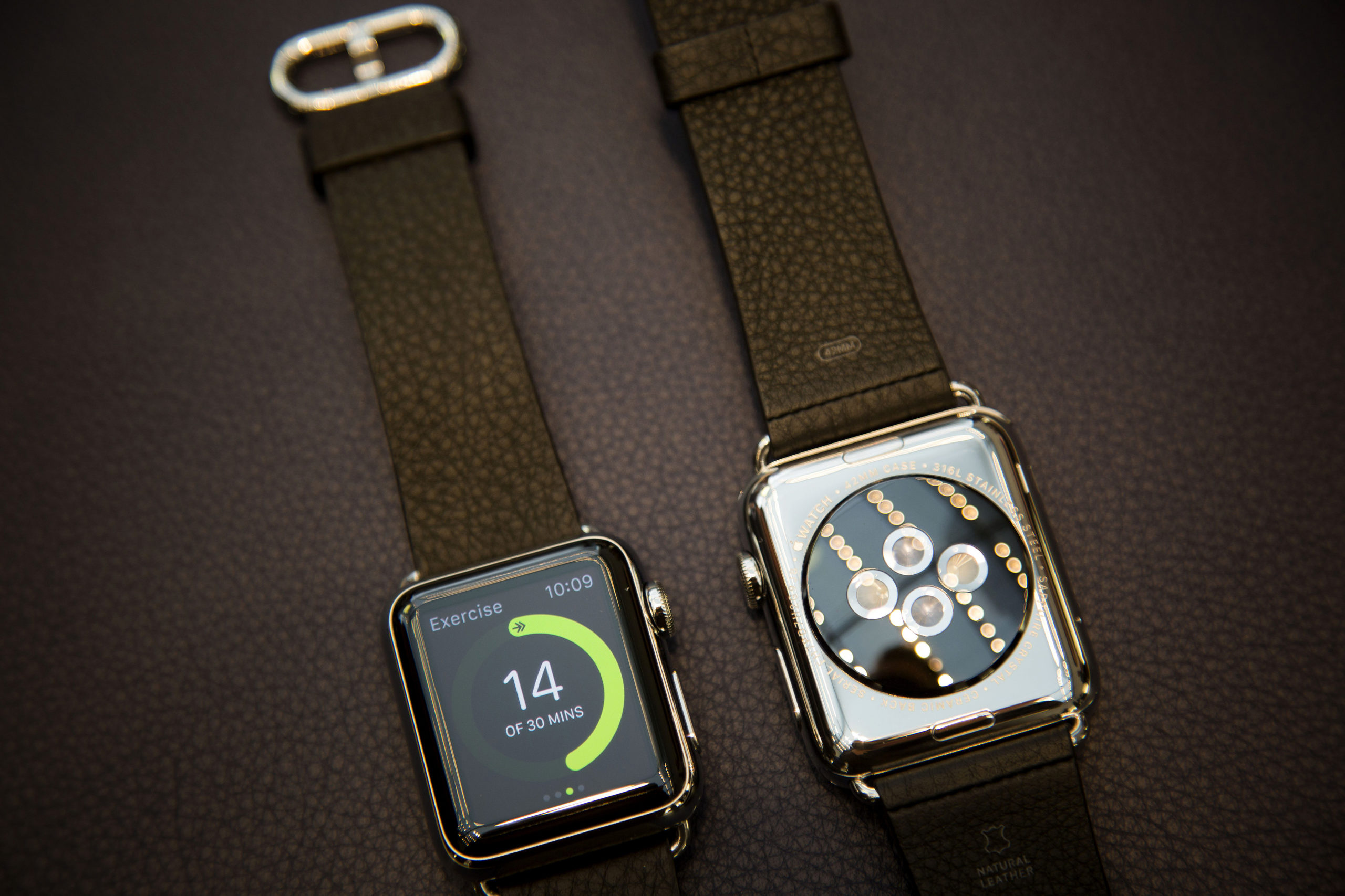 Women’s Stylish Fitness Tracker With Analog Tim Wearable Fitness Trackers