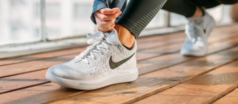 nike shoes that track your steps