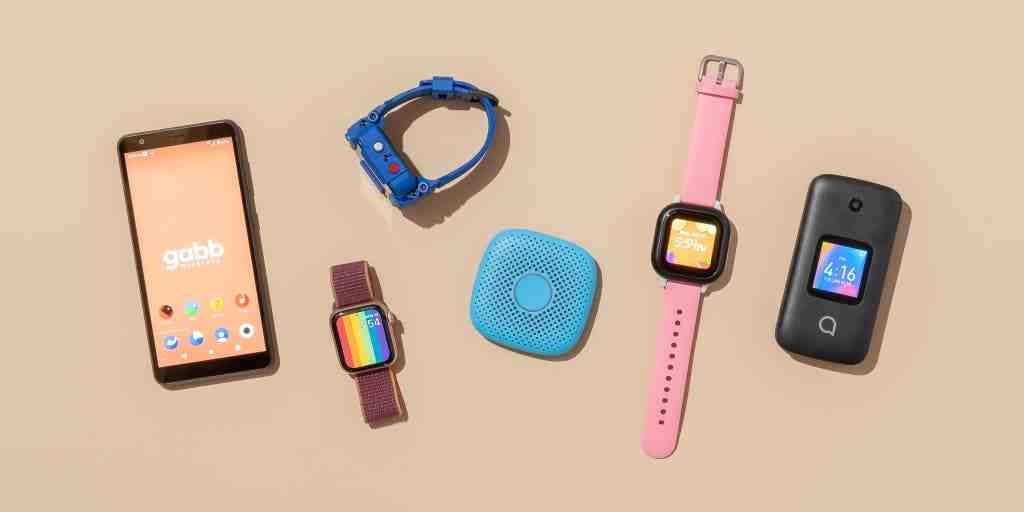 Which is better smart band or smartwatch?