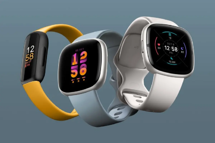 A Fitbit Versa 4 smartwatch displaying fitness tracking features.