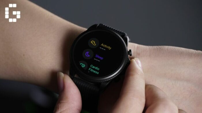 Fitness Tracking Smartwatch - Your personal fitness companion.
